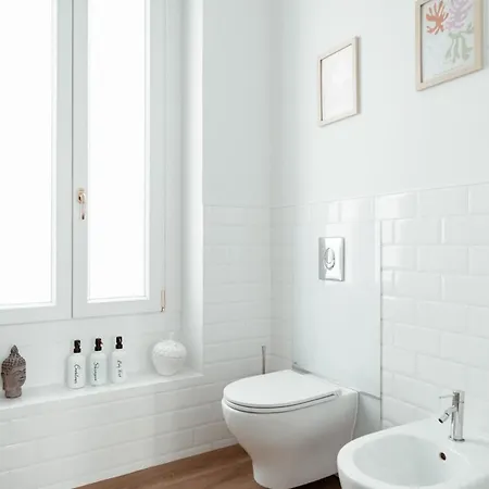 Mercanti Modern Flat - Balcony - Centro Apartment Turin