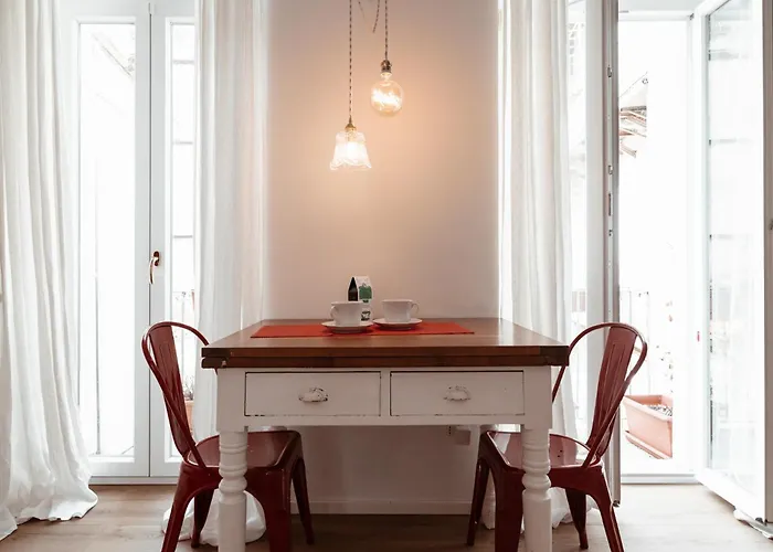 Mercanti Modern Flat - Balcony - Centro Apartment Turin